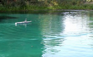 HMS巨人级航母 1/144 RC船