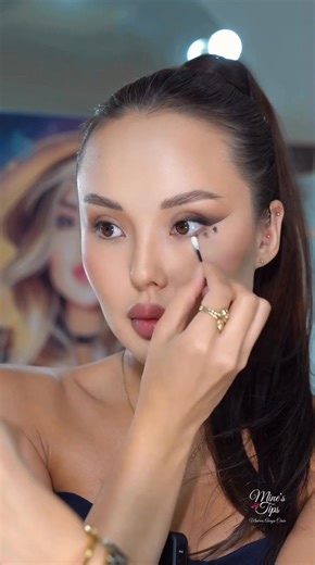 😔¿Te cuesta hacer un delineado perfecto? Este truco con cinta adhesiva te cambiará la vida. Ideal para principiantes o quienes quieren perfeccionar su técnica sin complicaciones. Guarda el video y pruébalo cuando tengas tiempo. 👀¡Tu próximo look de ojos empieza aquí! #MineTips #fblifestyle | Mine's Tips