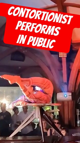 Contortionist show at bar #contortion #flexibility #dancer #contortionist #show #art #flexible