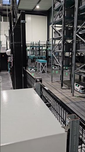Exotec Next Gen MFC in operation (customer E.Leclerc Le DRIVE), Lille, France