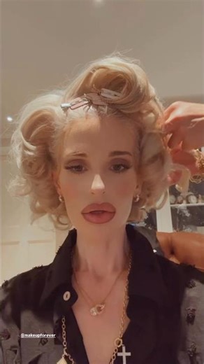 Kelly Finally Reveals the Lip Liner Everyone’s Asking About 💄 #kellyosbourne #osbournefamily #shorts