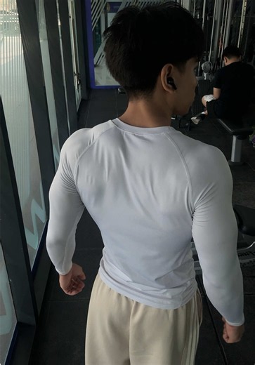 Compression Shirt for Gym: Benefits & How to Use
