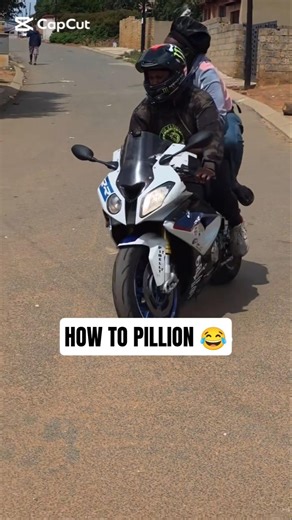 How to ride on the back of a motorcycle 🏍
