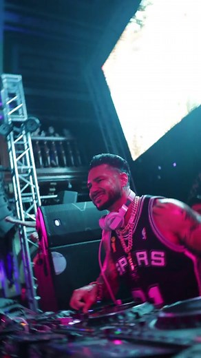 🎧 DJ PAULY D returns to 1902 for one night only: THURSDAY AUGUST 17th. Doors open at 9pm, relaxed dress code. 18 welcome. 📲 Info & reservations: 210-639-2208 #1902satx #djpaulyd #paulyd #sanantonionightclub #downtownsanantonio