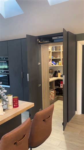 Seamless Walk-In Pantry Design Ideas