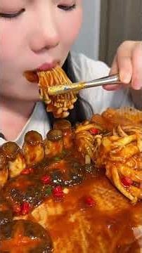 ASMR Mukbang Spicy Mushrooms #mukbang #hgmukbang #mukbangchallenge #eatingchallenge #shorts