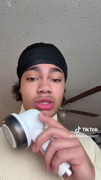 glad i found the problem to those fuzzy things #lintremover #lintshaver #fabricshaver