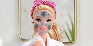 Barbie acaba de lanzar una línea de cuidado facial que necesitas en tu vida