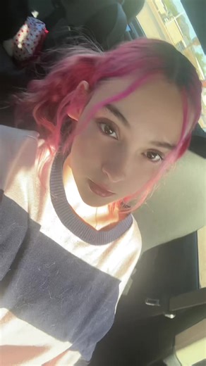 pinkksparkledunicorn (@pinkksparkledunicorn)’s videos with original sound - vy 🧛‍♀️🍀