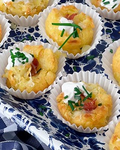 The Ultimate Loaded Cheesy Tater Tot Cups