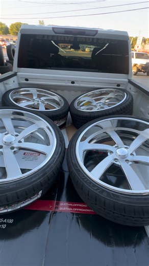 34 reactions | @low_lade stopped by today to pickup his brand new set of 24” @introwheels Twisted Rally’s! Just in time to mount up for @bandasytrocas @lexani @bigboyscustoms | Evan Lomba | Facebook