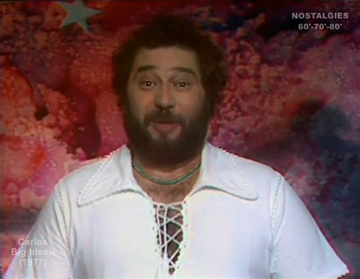 70's... "Big bisou"... Même si Carlos n'en est pas à son premier tube, c'est indéniablement celui qui lui collera le plus à la peau au cours de sa carrière. La musique est signée Joe Dassin et Bernard Estardy. Une pensée pour Carlos qui nous a quittés il y a 16 ans aujourd'hui... #Carlos 💿 Coffrets CD Carlos (années 70 et années 80) disponibles ici : https://urlz.fr/n7RE | Nostalgies 60'-70'-80'