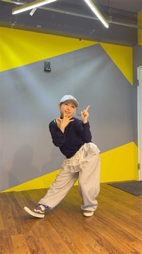 Never Quit Being an Idol / =LOVE *The final pose is different because this is choreography for da...