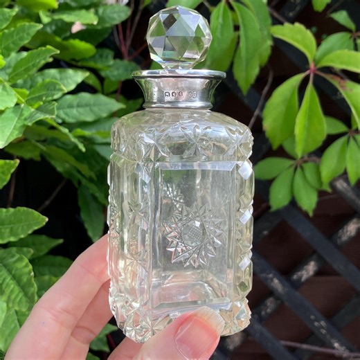 Antique Georgian Crystal Scent Bottle: Sterling Silver Mount, Robert Pringle London