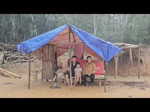 The young couple and their son overcome the storm to build their dream home /Small Family Life/