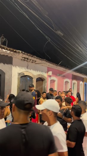 Juventude que Faz on Instagram: "Ontem tivemos a 1ª edição do Pagode no Sítio e ele já nasceu gigante! Com grande público, o Sítio Histórico respirou samba, energia boa e muita vibração do começo ao fim. Uma realização do Juventude que Faz, com Alysson Bernardo e Tiaguinho Pressão, mostrando que quando é feito com verdade, o povo abraça. 🎶 No palco, Alysson Bernardo e Tiaguinho Pressão embalaram muitos sucessos, o público cantou junto, vibrou junto e fez bonito. Nosso agradecimento ao nosso pad