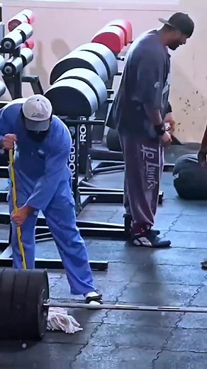 81K views · 1.1K reactions | 85anatoly best cleaner 粒 #anatoly #anatolyprank #gym #gymprank #frank #cleaner #powerlifting #fyp #fypシ゚ @ANATOLY | Anatoly Gym Pranks1 | Facebook