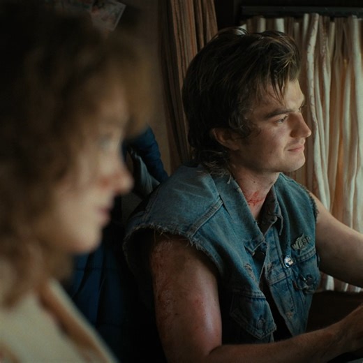 Stranger Things | Steve Talks About Dream Family | Netflix