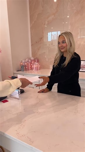 Open EVERYDAY until Christmas!✨🎄 Come shop with us!🛍️ #shoplocal #shophsquared #oxford #cleveland | H Squared Boutique