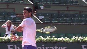 On the hunt for 1🎾 Rafa Nadal gets in some practice time ahead of his second round meeting with Robin Hasse. #RG17 | ROLAND-GARROS
