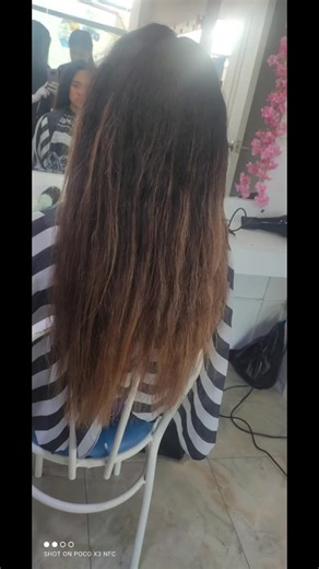 Mirey academia de belleza integra Paso 1 lavar con shampoo alcalino Paso 2 secar al 100% con aire frío Paso 3 aplicamos el producto respetando un centímetro del cuero cabelludo Paso 4 dejamos actuar con gorro térmico 15 minutos Paso 5 sellamos el producto con cepillado y planchado Paso 6 retiramos el producto con abundante agua Paso 7 retiramos el producto sobrante con secadora en caliente Paso 8 sellamos con plancha