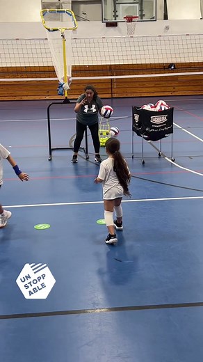 This is how she start 🏐#volleyballworld #volleyballgirls #volleyballkids