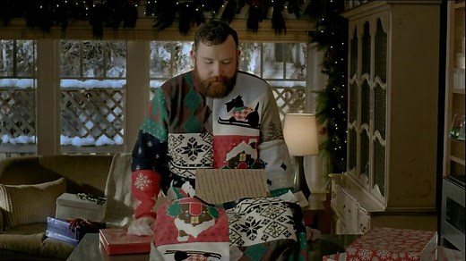 United States Postal Service USPS TV Spot, 'Same Sweater'