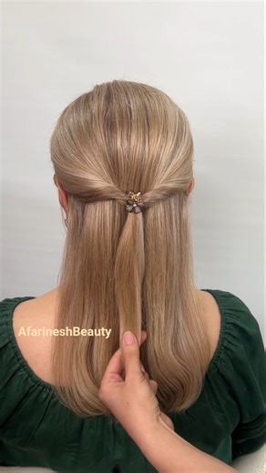 How to Create a One-Move Half-Up Using a Mini Clip 💫