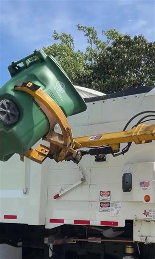 City of Houston White ￼Auto car python garbage truck ￼