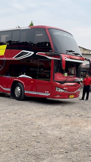 102K views · 946 reactions | Putaran mantap 朗 bus mtrans terparkir sempurna  #mtrans #busmtrans #busmania | Nurmayani Sirait | Facebook