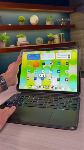 iPad vs MacBook Neo. The iPad definitely wins! ✨ Keyboard link pinned in comments.