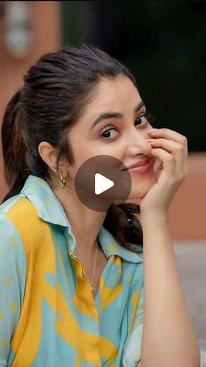 𝐏𝐚𝐧𝐝𝐮𝐠𝐨𝐨_𝐫𝐞𝐞𝐥𝐬_𝐜𝐥𝐮𝐛 🌟 on Instagram: "Mom side functions 💕 . . #hastag #mom #side #family #function #celebration #popular #bgm #music #song #famous #viral #prabhas #salaar #movie #fans #insta #trendingnow #comedy #funny #page #meme"