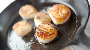 How long should scallops soak in milk? [2025] | QAQooking.wiki