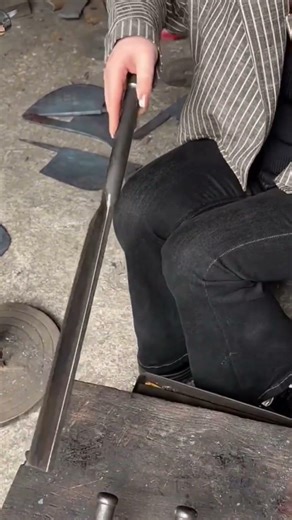 Knife making process in workshop #machine #factoryproducts