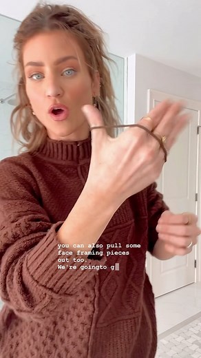 Lindsey Gurk on Instagram: "Big Fat Fluffy Pony Tutorial (the simplified version 😉). The key is in the products and how you use your hair elastics! My secret sauce spray for extra volume (and the perfect amount of flexible hold): Pebble Beach Dry Texture Spray by @navyhaircare - It’s my most used hair product BY FAR. It really is THAT good. I have a discount code for ya too: LINDSEY30 gets you 30% off Navy Hair Care products! 🙌🏼 💁🏻‍♀️ #NavyHairCarePartner #momhair #dirtyhair #dirtyhairstyle