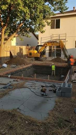From Dirt to Swimming Pool – Full Build Process 💧