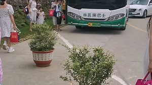 郴州832路公交（天龙站—仰天湖大草原）（一），乘坐城乡公交，欣赏高山草原风景，南岭风光尽收眼底