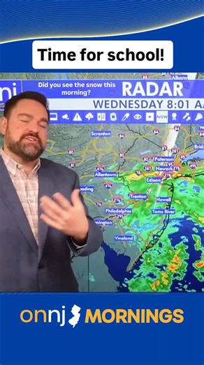 Mike Favetta on Instagram: "Bright banding is a phenomenon observed by weather radar where a conspicuously high reflectivity region appears as a horizontal "bright band". It occurs just below the freezing levelin a region of melting snow.The effect is caused by several factors: Size: Snowflakes, which are large and relatively low-density above the freezing level, begin to melt as they fall into warmer air. As they start melting, their outer layer becomes coated with a film of water. Reflectivity