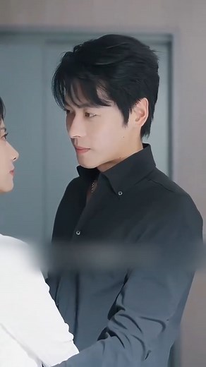 185K views · 2.1K reactions | A misdiagnosis prompts Jiang Wan to plan a night of absurdity with her secret crush, Shang Chi. Upon learning of the misdiagnosis, she flees in panic. After becoming a top international psychiatrist and returning to China, Jiang Wan faces family disputes and past grudges. She takes a risk and approaches Shang Chi, only to discover a hidden secret to his illness. In this dangerous relationship, who is the true hunter? | Romantic CDrama Series | Facebook