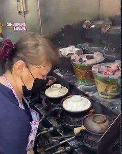 301K views · 3.4K reactions | Best Street Food - Charcoal-fired Claypot Chicken Rice in SG  | Singapore Foodie | Facebook