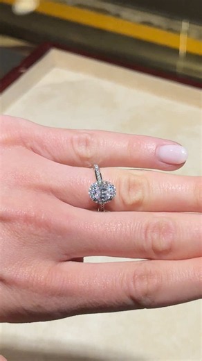 Don't know where to start when shopping for your engagement ring? Try a neighborhood jeweler like Artiste 💍 We are here to help you every step of the way find your perfect piece. Come see us at 📍 223 Columbus Ave, UWS #ArtisteJewelers #Artiste #EngagmentRingsNYC