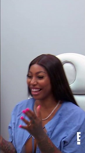 Dr. Nassif and Dr. Dubrow take their first ever butt selfie 😳 #botched