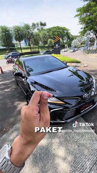 Toyota Camry 2.5 Hybrid TSS 2021 Dijual - Mobil Bekas Murah