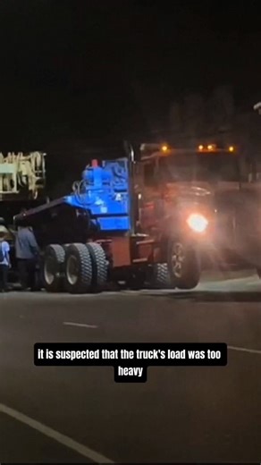 The front wheels of the trailer truck go up‼️😱#videos #americanhistory #hashtagfbreelsvideo | Velocity Reacts