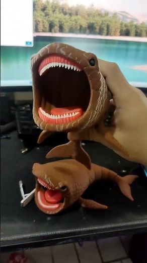 BLOOP TOY FLEXIBLE ARTICULATED #elgranmaja #seaeater #bloop #juliabeast