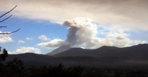 El Salvador volcano erupts