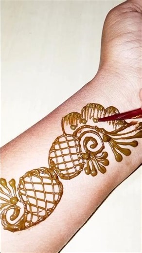 Simple and beautiful hand mehndi design🌿|Easy and latest hand mehndi design|Shaded Mehndi design