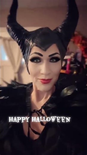 Maleficent Costume #costumeideas #Maleficent #makeup