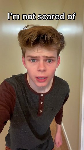 Minecraft Warden vs. Creeper: The Ultimate Scare Battle