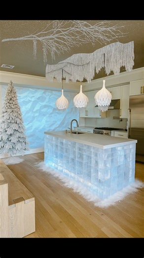 Christmas party: Glacier Soirée plans #diy #hosting